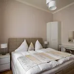 Bourgeois Apartment In Cultural Heritage Building By Ruterra